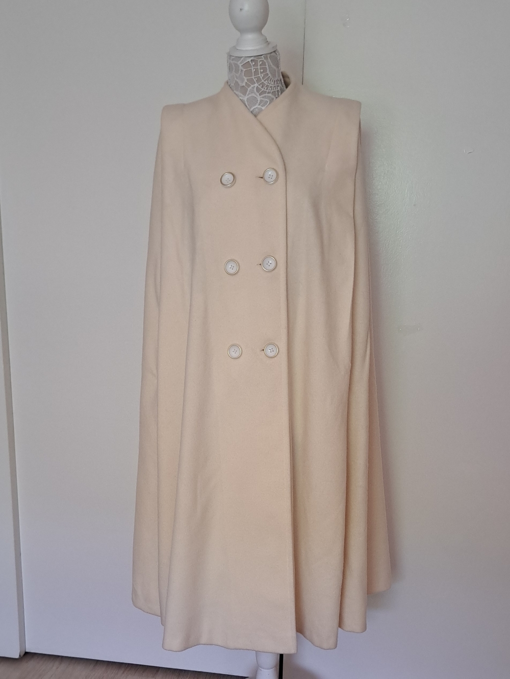 Vintage Elegant Bromley Cape Cream Wool Cloak with Satin Lining Made In U. S. A